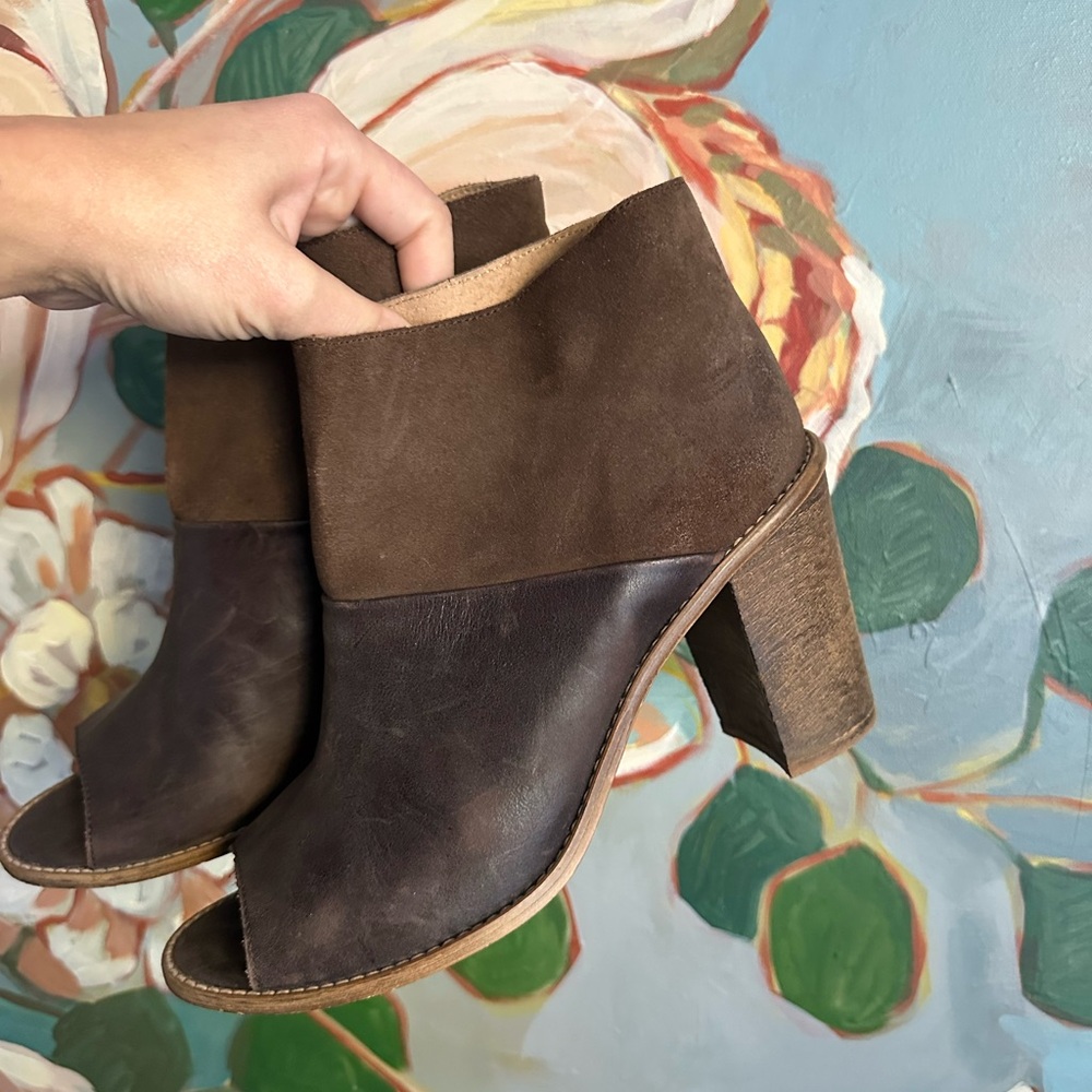 MTNG Two-Tone Brown Heeled Boots